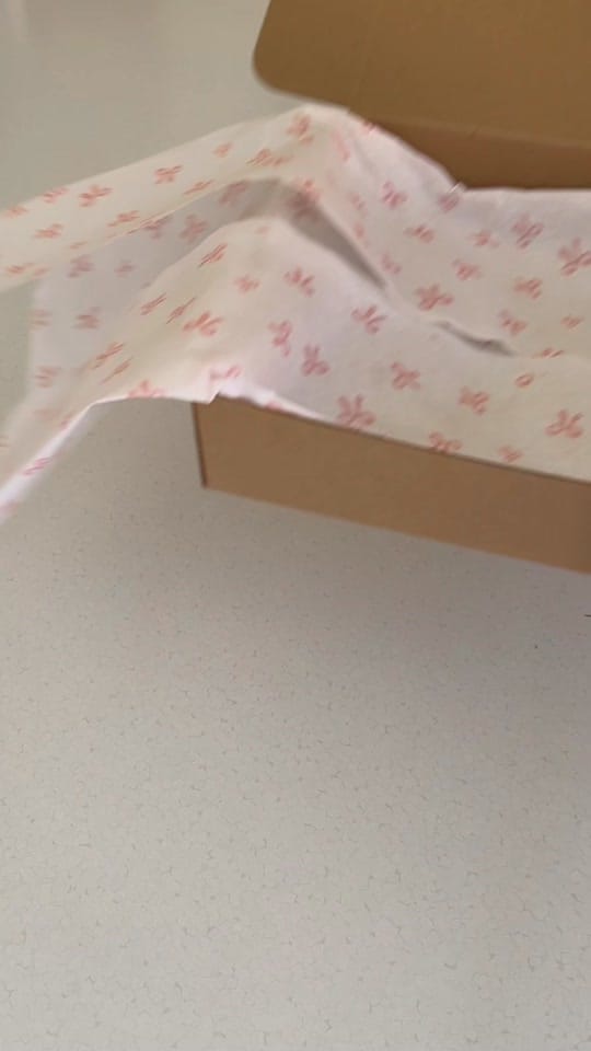 Post 1 by Juicy Skin on TikTok (video)
