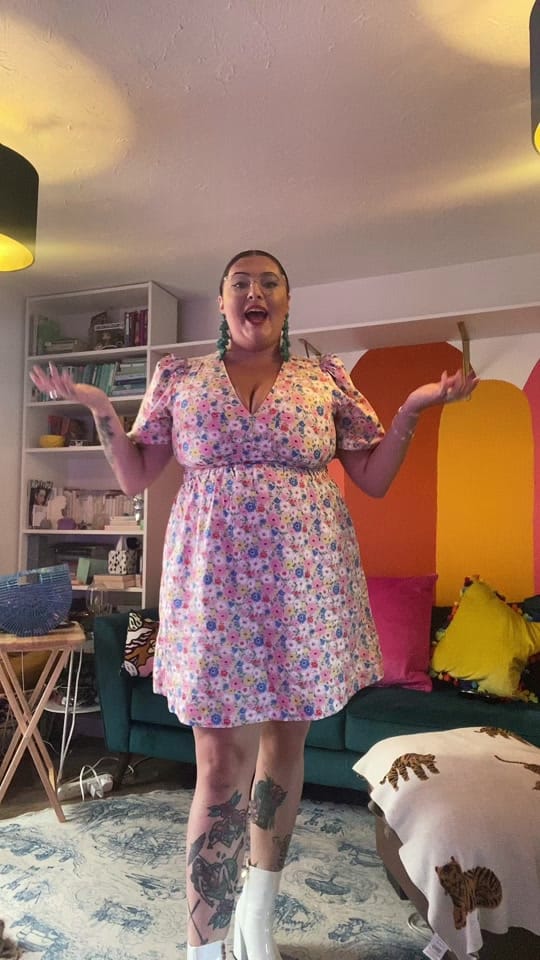 Post 10 by Lily Screen on TikTok (video)