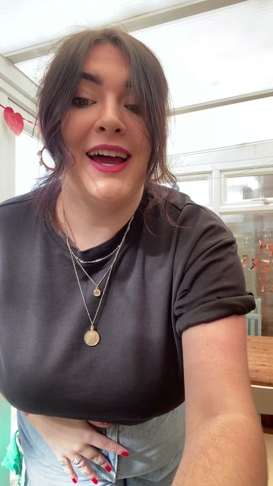 Post 1 by Lily Screen on TikTok (video)