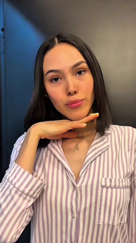 Post 4 by Ana Laura on TikTok (video)