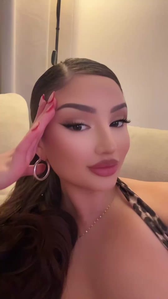 Post 4 by LeonaRidajova on TikTok (video)