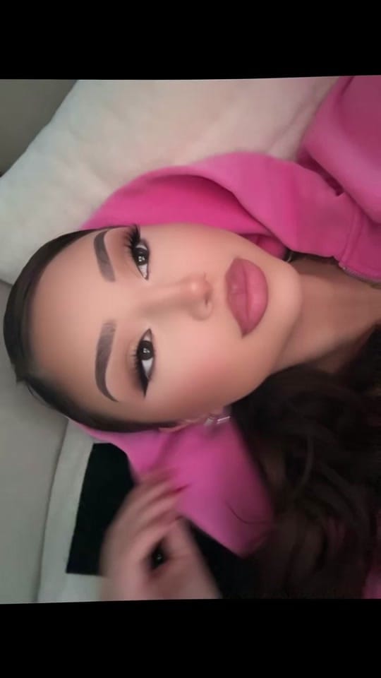 Post 3 by LeonaRidajova on TikTok (video)