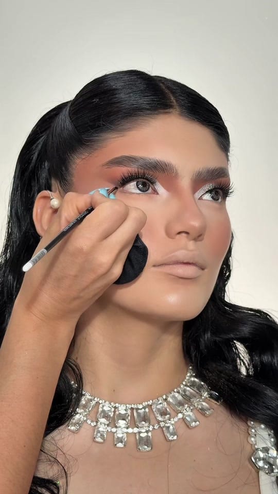 Post 5 by Lixz Razón Makeup on TikTok (video)