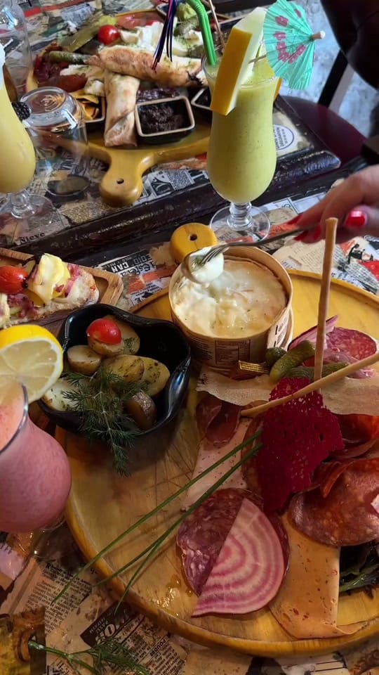 Post 5 by Lyon Foodies 📍bests adresses on TikTok (video)