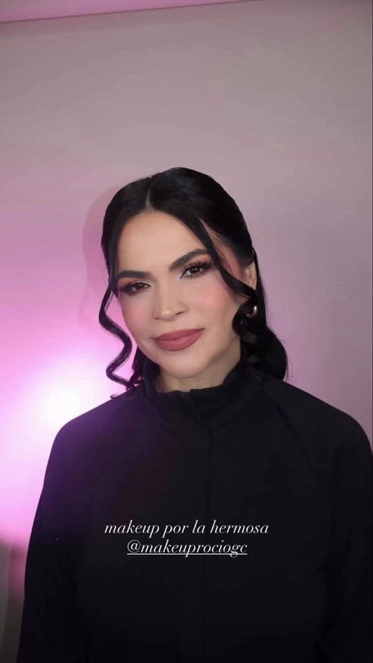 Post 4 by Rocio Guevara Make up Artist on TikTok (video)