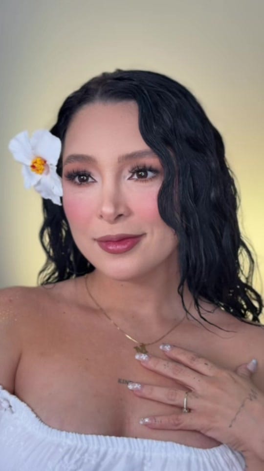 Post 7 by Rocio Guevara Make up Artist on TikTok (video)