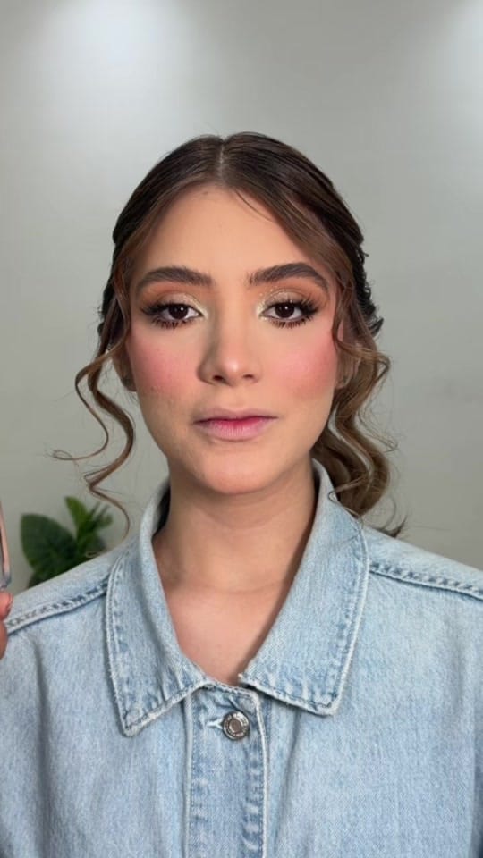 Post 6 by Rocio Guevara Make up Artist on TikTok (video)