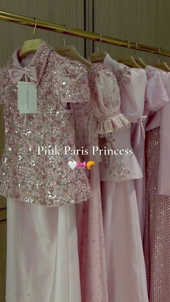 Post 8 by Zoe March on TikTok (video)