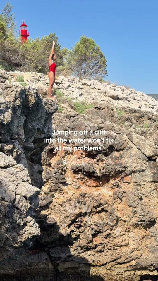 Post 3 by Sézane on TikTok (video)