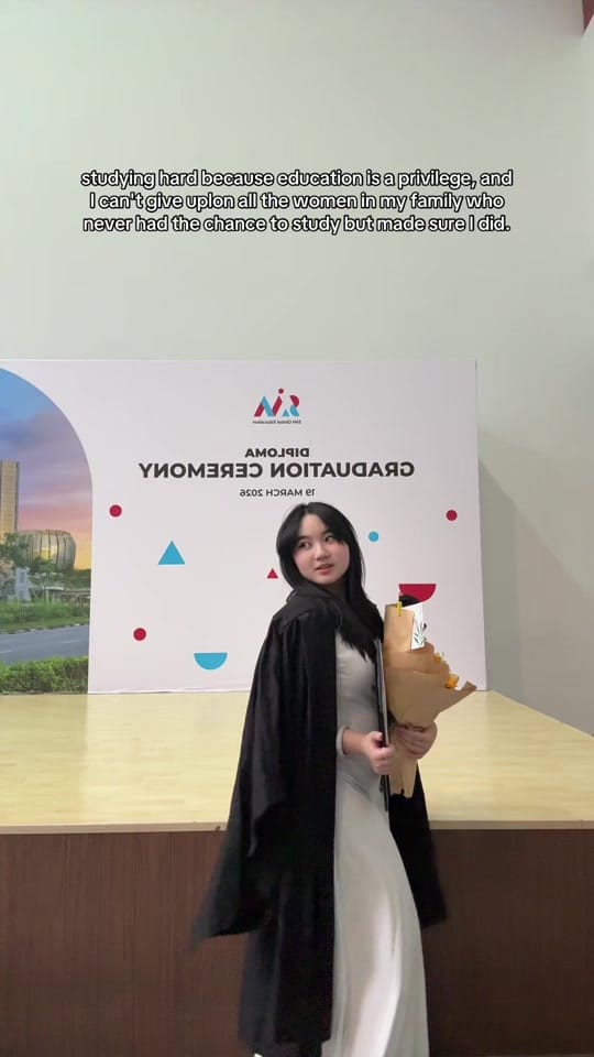 Post 4 by AmeliaLand on TikTok (video)
