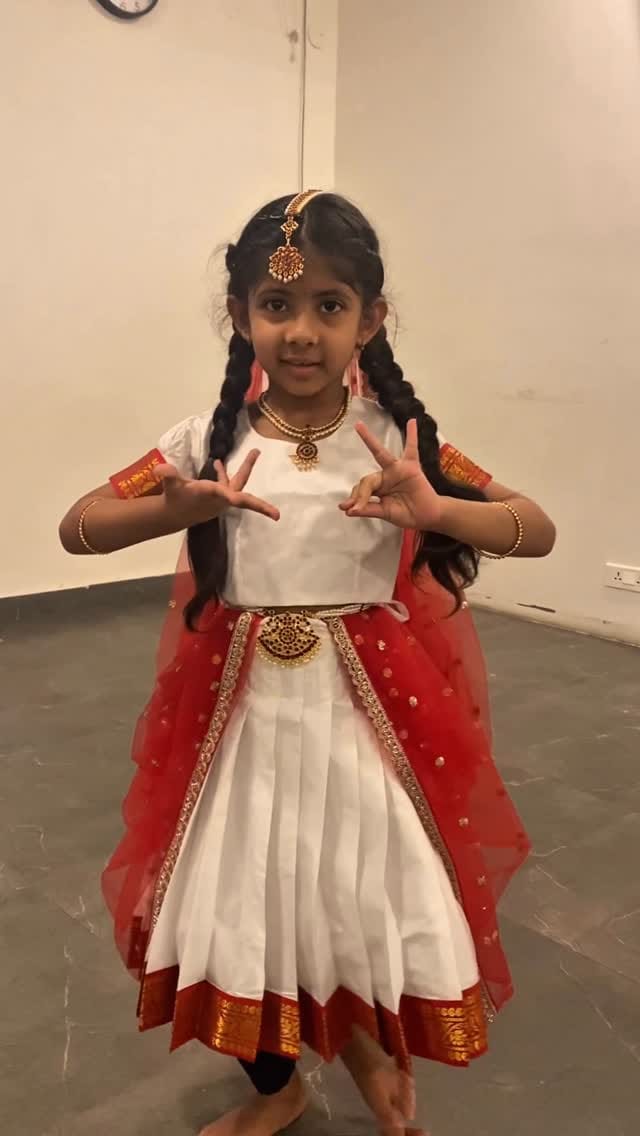 Post 4 by Tarikita on Instagram (video)