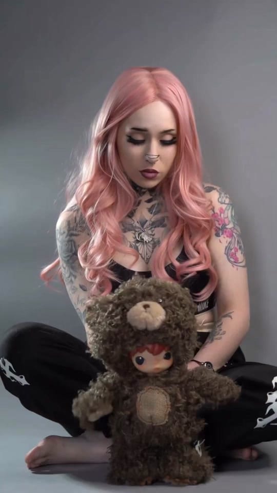 Post 1 by Luna on TikTok (video)