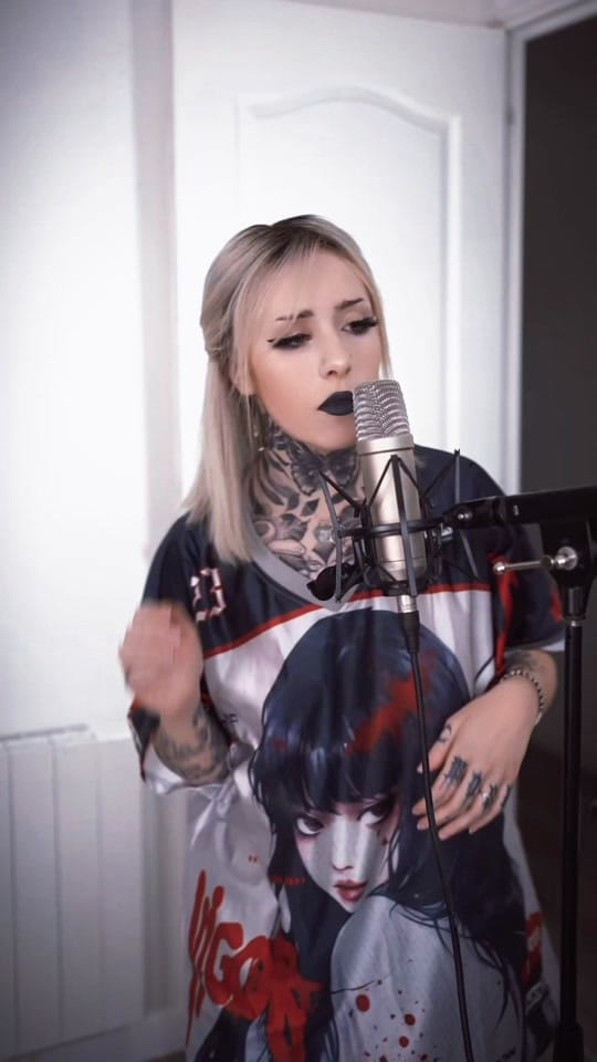 Post 2 by Luna on TikTok (video)