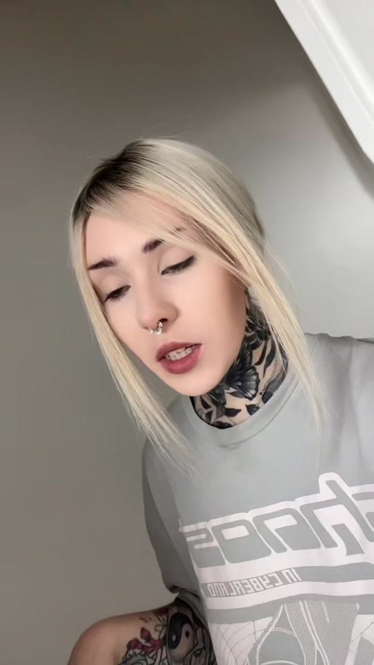 Post 4 by Luna on TikTok (video)