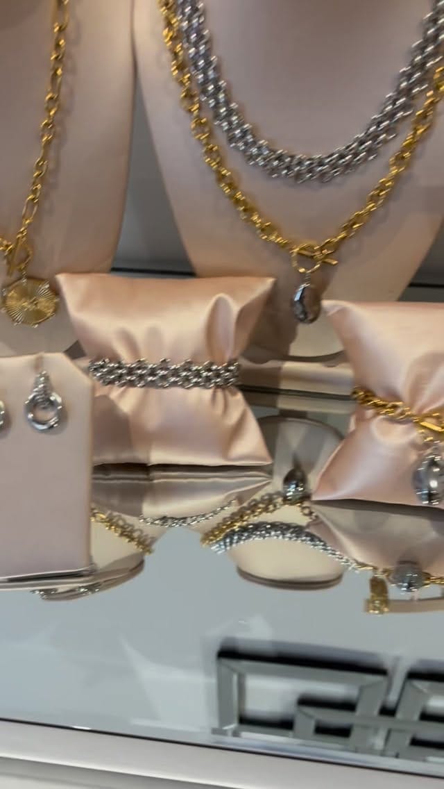 Post 2 by Shirley Murphy on Instagram (video)