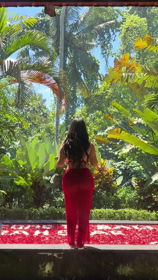 Post 6 by Zarahstaar on TikTok (video)