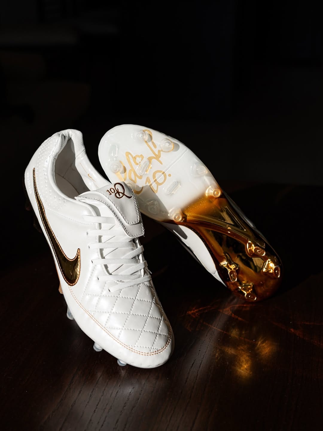 Post 8 by De Zurda | Indumentaria deportiva | Calzado | Accesorios on Instagram (carousel)