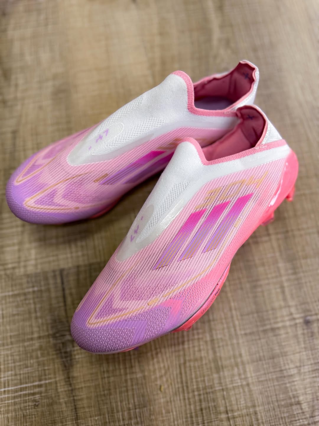 Post 5 by De Zurda | Indumentaria deportiva | Calzado | Accesorios on Instagram (carousel)