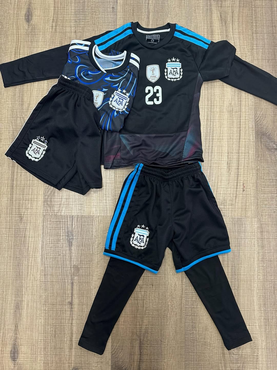 Post 4 by De Zurda | Indumentaria deportiva | Calzado | Accesorios on Instagram (carousel)