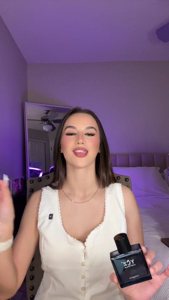 Post 3 by Emili04 on TikTok (video)