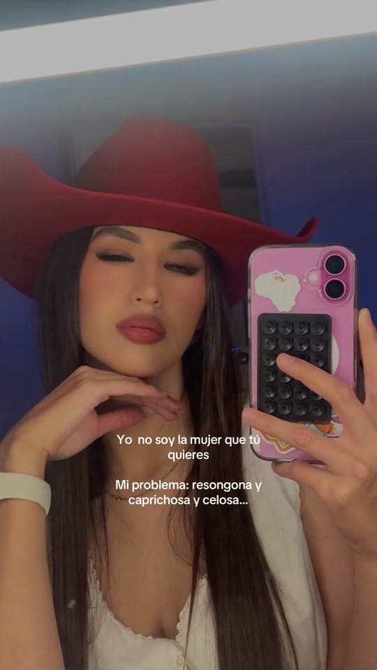 Post 1 by Emili04 on TikTok (video)