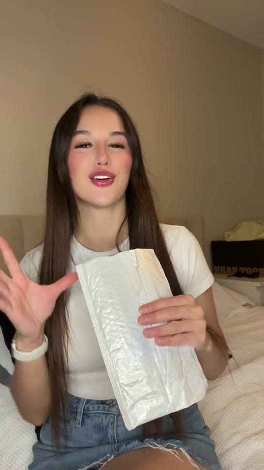 Post 2 by Emili04 on TikTok (video)