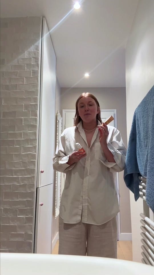 Post 6 by thesaraheditt on TikTok (video)