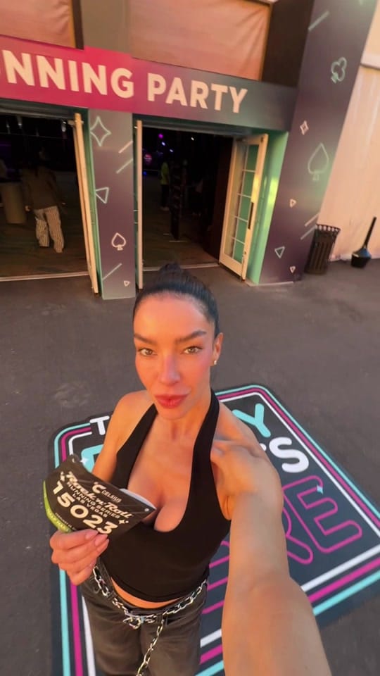 Post 7 by Claudia Salinas on TikTok (video)