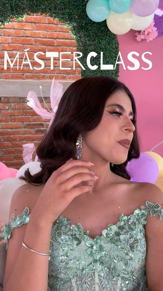 Post 8 by Alondra Corona on TikTok (video)