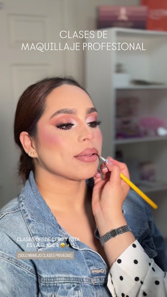 Post 2 by Victoria Cabrera on TikTok (video)