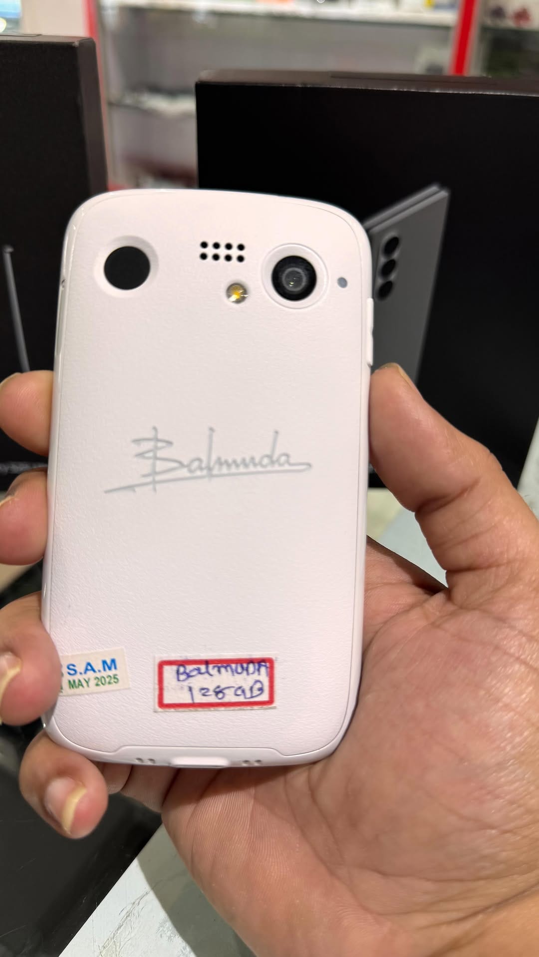 Post 10 by 123 Mobiles Hyd on Instagram (video)