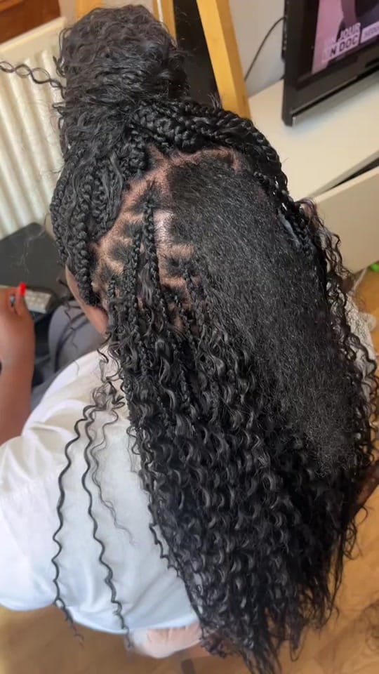 Post 2 by GLOR¥-B€@UT¥🇨🇲 on TikTok (video)