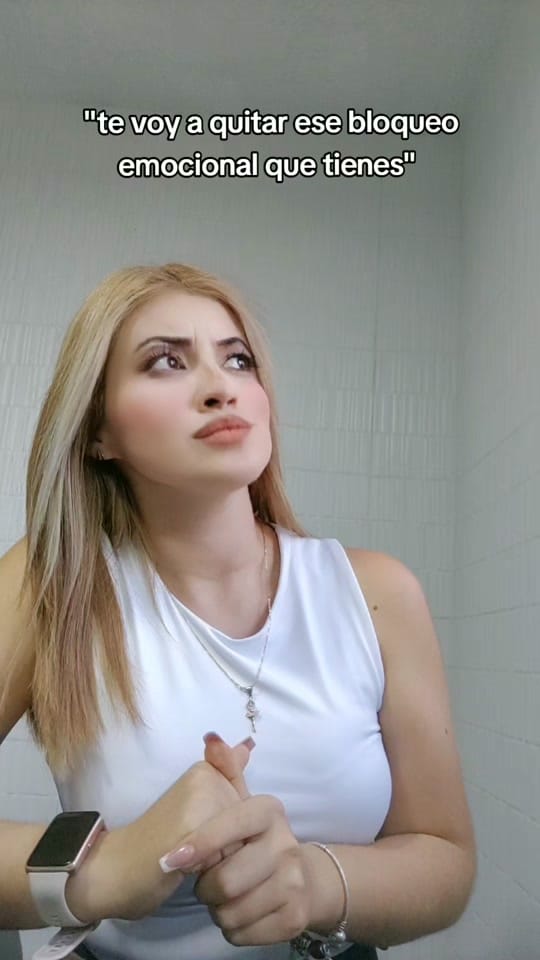 Post 4 by Zaira Bustamante on TikTok (video)