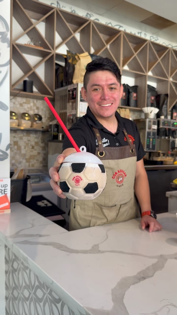 Post 6 by Con Azucar Café on Instagram (video)