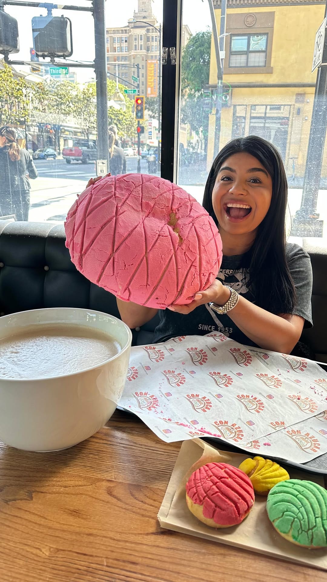 Post 10 by Con Azucar Café on Instagram (video)