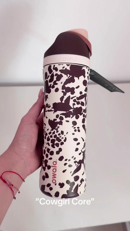 Post 2 by Rojo Tinto Beauty Shop on TikTok (video)