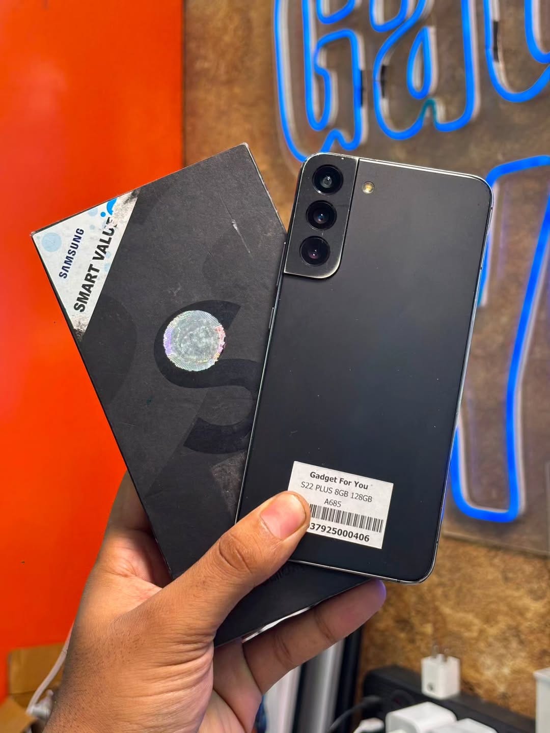 Post 3 by Gadget For You on Instagram (carousel)