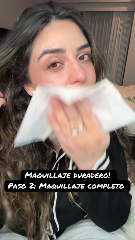 Post 1 by Marianah Chedraui Makeup on TikTok (video)