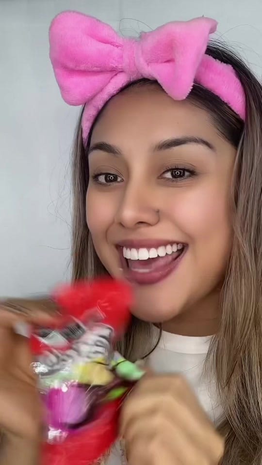 Post 1 by MARIANA MAKEUP ARTIST on TikTok (video)
