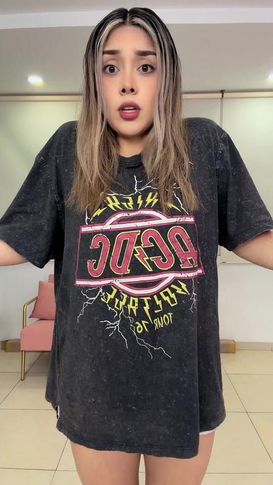 Post 7 by MARIANA MAKEUP ARTIST on TikTok (video)