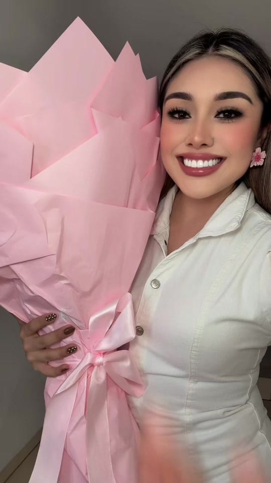 Post 8 by MARIANA MAKEUP ARTIST on TikTok (video)