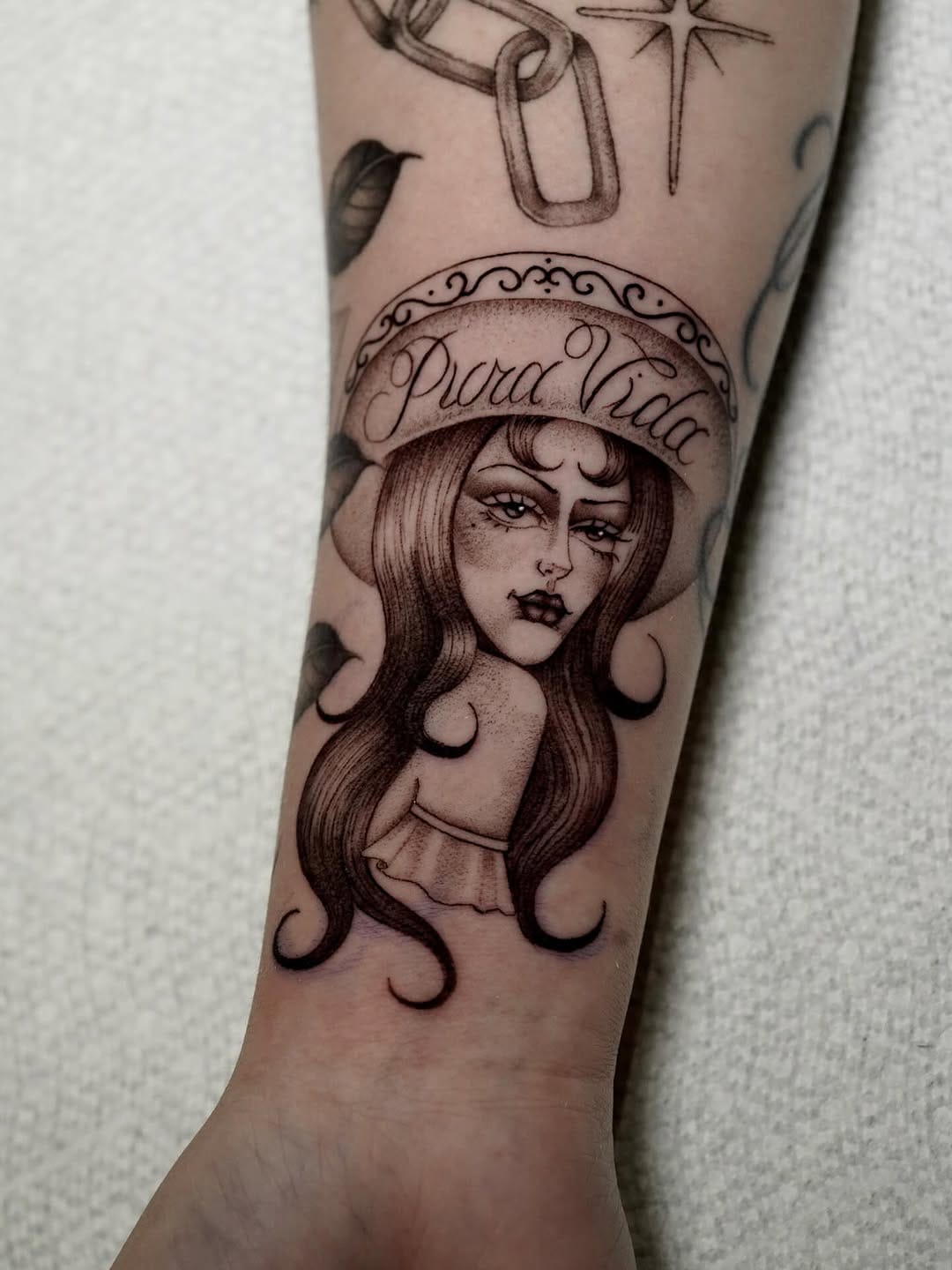 Post 2 by ꕥ brisa ꕥ on Instagram (carousel)