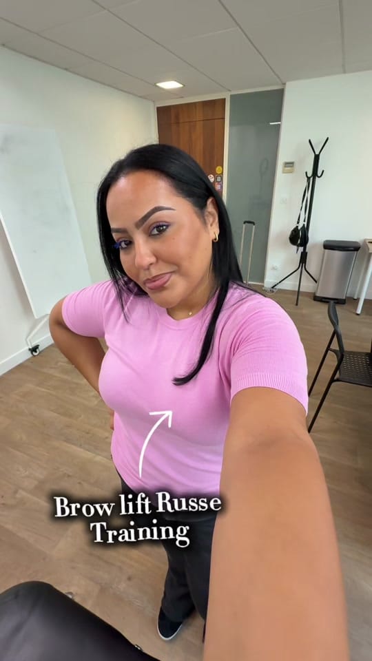 Post 5 by Makeup & Browlift👩🏻‍🎨 on TikTok (video)