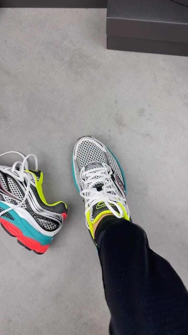 Post 5 by THESOLEPLUGZ - Footwear/Streetwear 🌏 on Instagram (video)