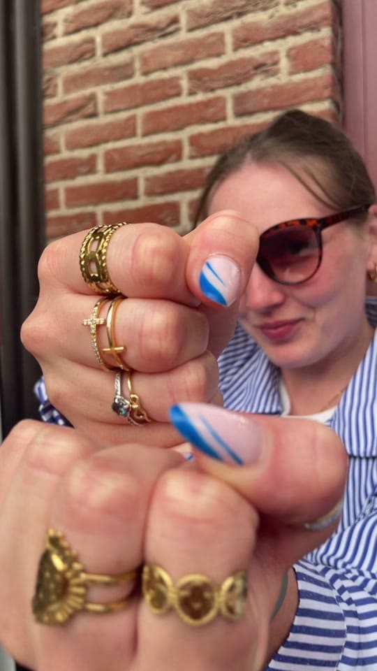 Post 3 by carla.makeupoff on TikTok (video)