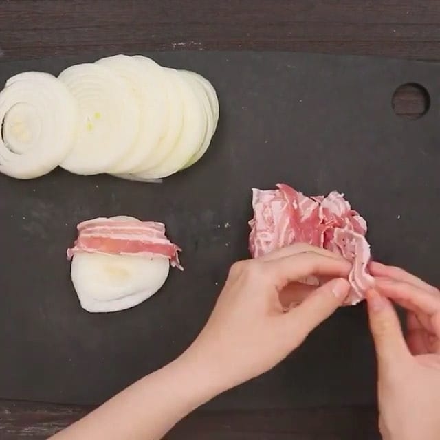 Post 3 by ペコリ‐おうちごはんレシピやおうちカフェレシピの料理動画- on Instagram (video)