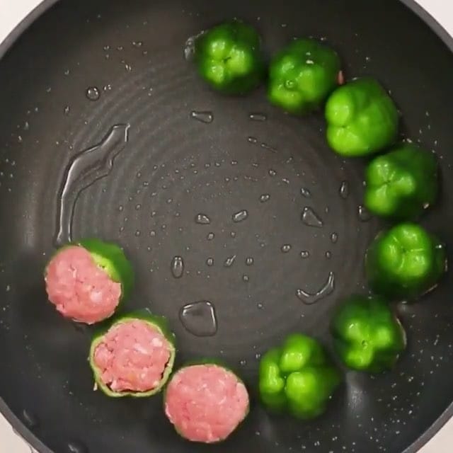 Post 5 by ペコリ‐おうちごはんレシピやおうちカフェレシピの料理動画- on Instagram (video)