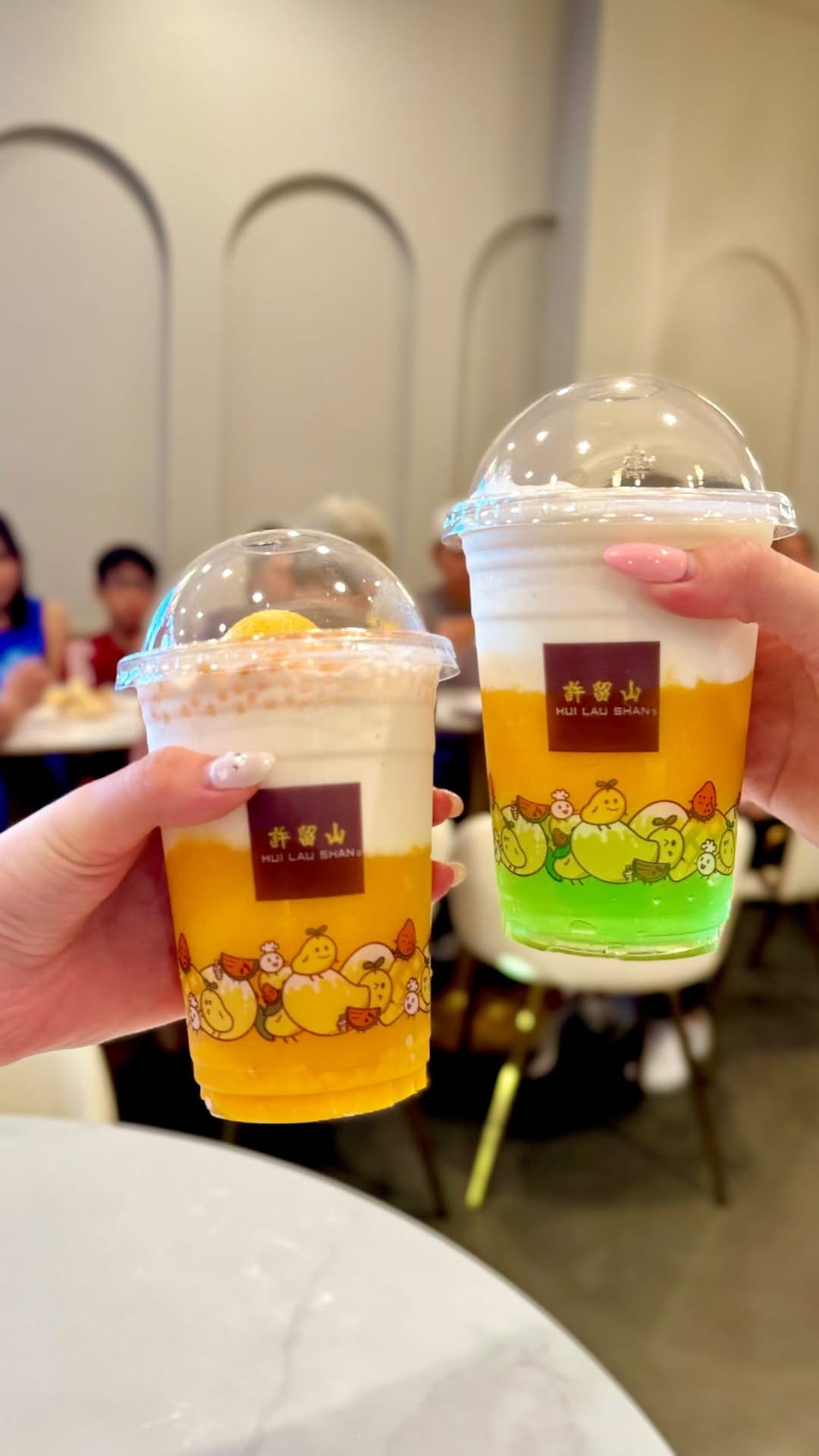 Post 5 by Hui Lau Shan USA on Instagram (video)