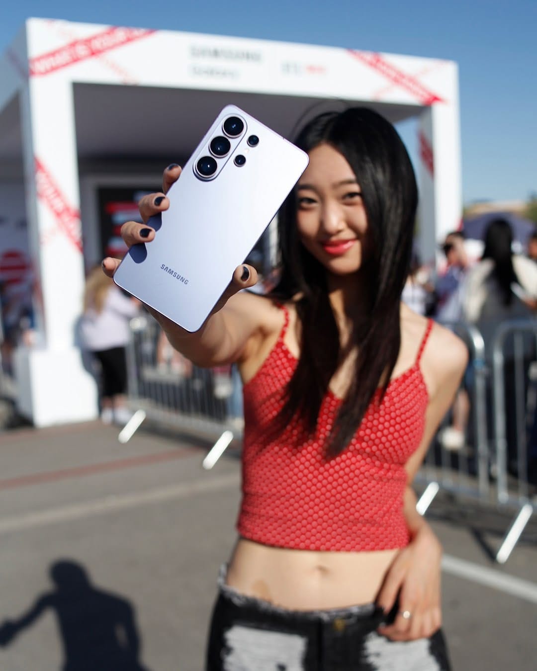 Post 7 by Samsung Mobile USA on Instagram (video)
