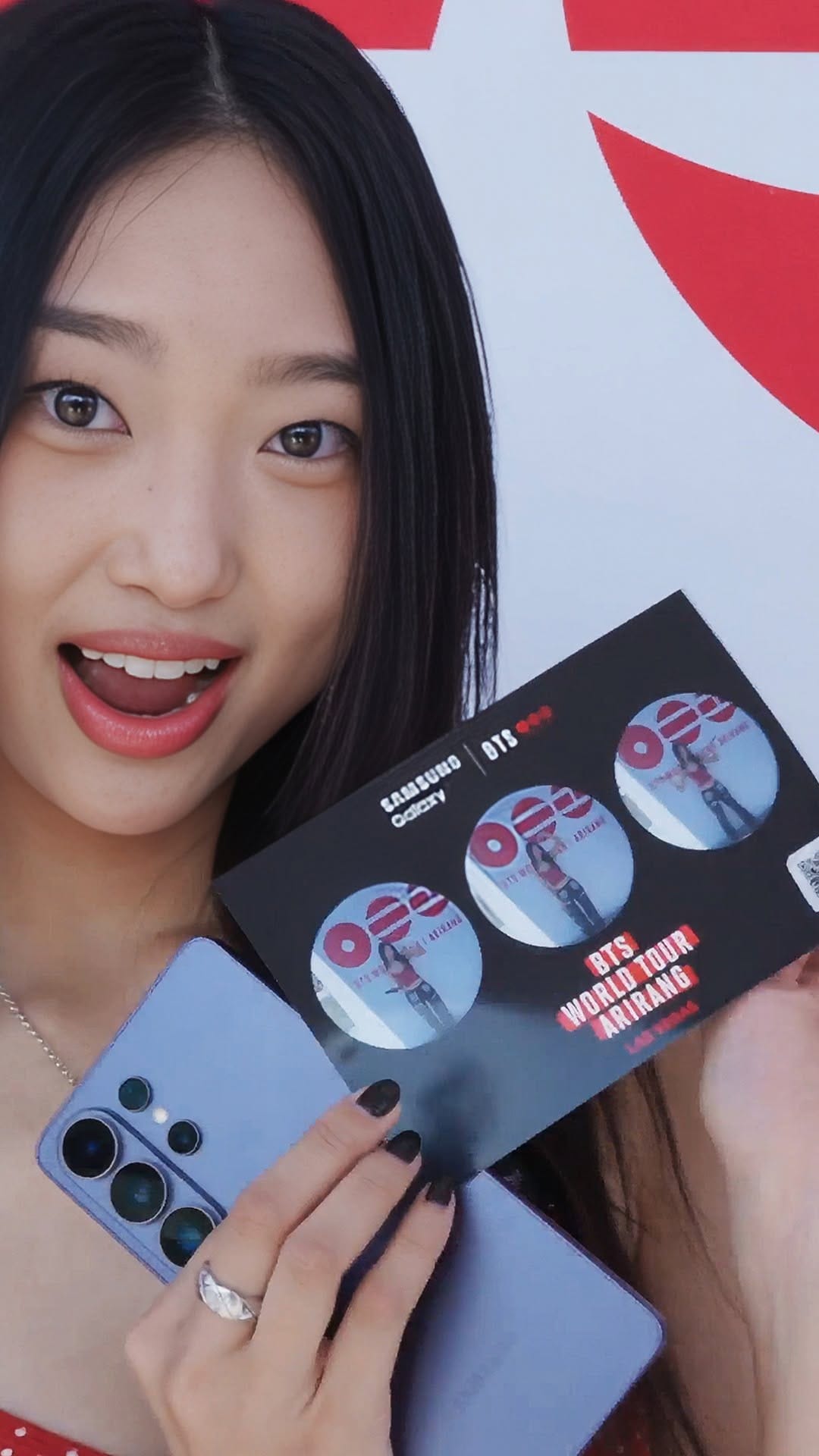 Post 6 by Samsung Mobile USA on Instagram (video)